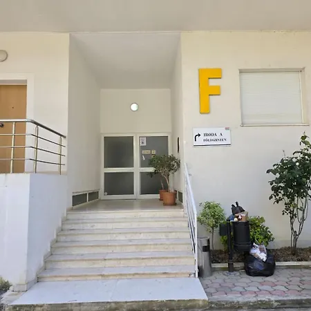 Appartement Bledi's Apartments-qerret 1 *